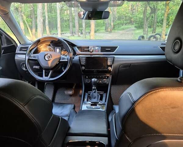 Желтый Шкода Суперб, объемом двигателя 1.97 л и пробегом 240 тыс. км за 17500 $, фото 40 на Automoto.ua