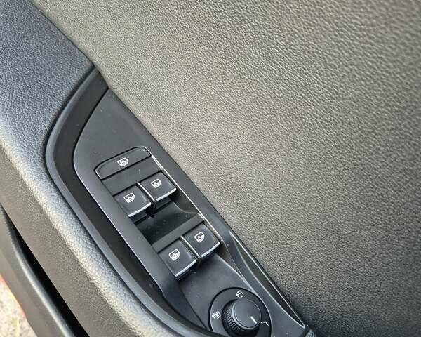 Желтый Шкода Суперб, объемом двигателя 1.97 л и пробегом 240 тыс. км за 17500 $, фото 34 на Automoto.ua