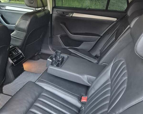 Желтый Шкода Суперб, объемом двигателя 1.97 л и пробегом 240 тыс. км за 17500 $, фото 39 на Automoto.ua