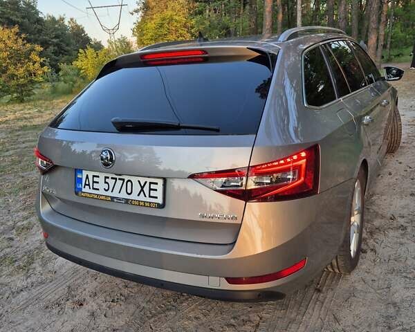 Желтый Шкода Суперб, объемом двигателя 1.97 л и пробегом 240 тыс. км за 17500 $, фото 32 на Automoto.ua