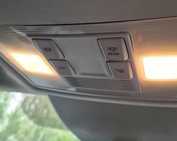 Желтый Шкода Суперб, объемом двигателя 1.97 л и пробегом 240 тыс. км за 17500 $, фото 19 на Automoto.ua