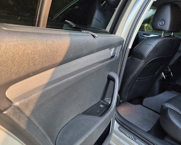 Жовтий Шкода Суперб, об'ємом двигуна 1.97 л та пробігом 240 тис. км за 17900 $, фото 34 на Automoto.ua