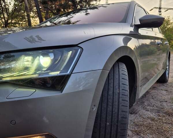 Желтый Шкода Суперб, объемом двигателя 1.97 л и пробегом 240 тыс. км за 17500 $, фото 29 на Automoto.ua