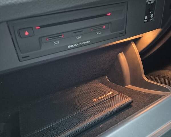 Желтый Шкода Суперб, объемом двигателя 1.97 л и пробегом 240 тыс. км за 17500 $, фото 26 на Automoto.ua