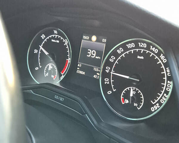 Жовтий Шкода Суперб, об'ємом двигуна 1.97 л та пробігом 240 тис. км за 17900 $, фото 18 на Automoto.ua