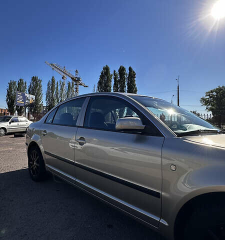 Желтый Шкода Суперб, объемом двигателя 2 л и пробегом 226 тыс. км за 5150 $, фото 11 на Automoto.ua