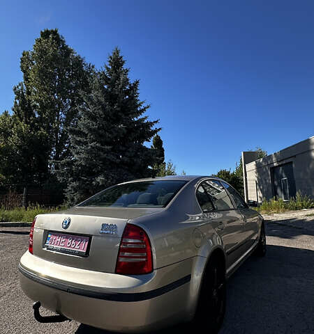 Желтый Шкода Суперб, объемом двигателя 2 л и пробегом 226 тыс. км за 5150 $, фото 12 на Automoto.ua