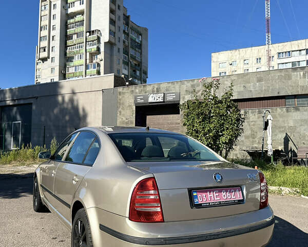 Желтый Шкода Суперб, объемом двигателя 2 л и пробегом 226 тыс. км за 5150 $, фото 3 на Automoto.ua