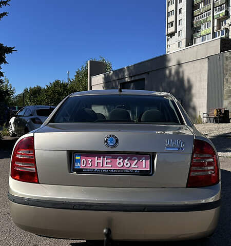 Желтый Шкода Суперб, объемом двигателя 2 л и пробегом 226 тыс. км за 5150 $, фото 6 на Automoto.ua