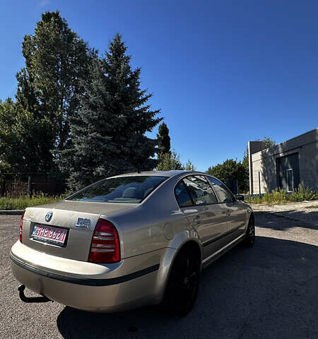 Желтый Шкода Суперб, объемом двигателя 2 л и пробегом 226 тыс. км за 5150 $, фото 10 на Automoto.ua