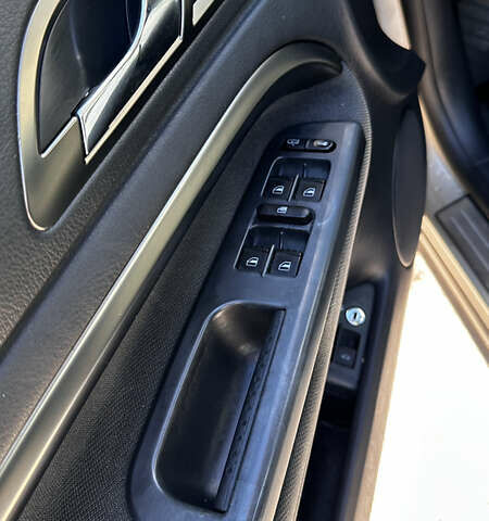 Желтый Шкода Суперб, объемом двигателя 2 л и пробегом 226 тыс. км за 5150 $, фото 28 на Automoto.ua