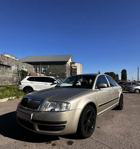 Желтый Шкода Суперб, объемом двигателя 2 л и пробегом 226 тыс. км за 5150 $, фото 16 на Automoto.ua