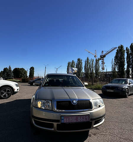 Желтый Шкода Суперб, объемом двигателя 2 л и пробегом 226 тыс. км за 5150 $, фото 15 на Automoto.ua