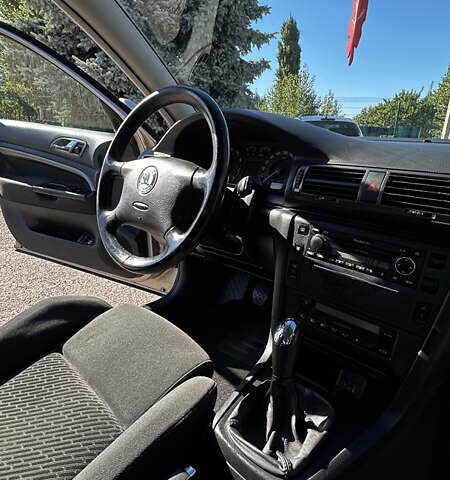 Желтый Шкода Суперб, объемом двигателя 2 л и пробегом 226 тыс. км за 5150 $, фото 17 на Automoto.ua