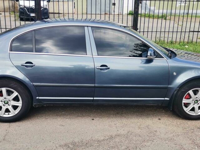 Сірий Шкода Суперб, об'ємом двигуна 2 л та пробігом 220 тис. км за 5800 $, фото 4 на Automoto.ua