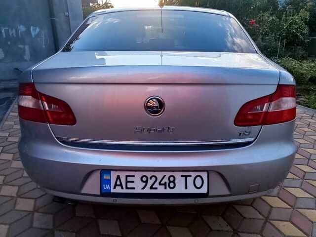 Серый Шкода Суперб, объемом двигателя 1.8 л и пробегом 212 тыс. км за 7000 $, фото 3 на Automoto.ua