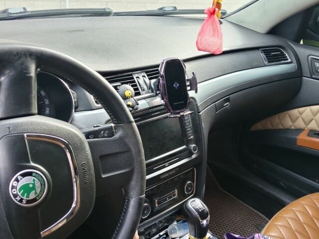 Серый Шкода Суперб, объемом двигателя 1.8 л и пробегом 450 тыс. км за 7500 $, фото 3 на Automoto.ua