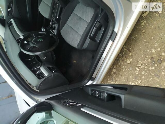 Серый Шкода Суперб, объемом двигателя 2 л и пробегом 294 тыс. км за 10500 $, фото 37 на Automoto.ua