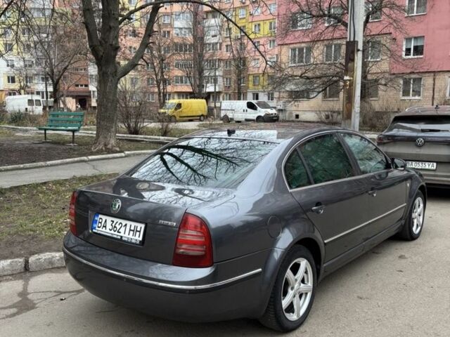 Сірий Шкода Суперб, об'ємом двигуна 2.5 л та пробігом 365 тис. км за 3500 $, фото 1 на Automoto.ua