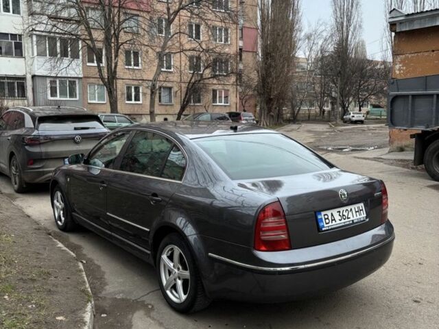 Сірий Шкода Суперб, об'ємом двигуна 2.5 л та пробігом 365 тис. км за 3500 $, фото 2 на Automoto.ua