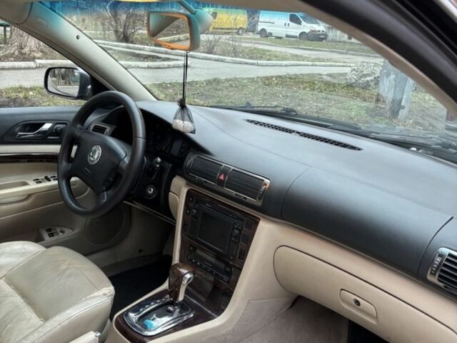 Сірий Шкода Суперб, об'ємом двигуна 2.5 л та пробігом 365 тис. км за 3500 $, фото 4 на Automoto.ua