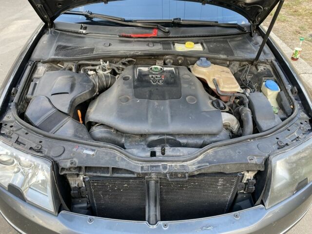 Серый Шкода Суперб, объемом двигателя 2.5 л и пробегом 200 тыс. км за 5500 $, фото 4 на Automoto.ua