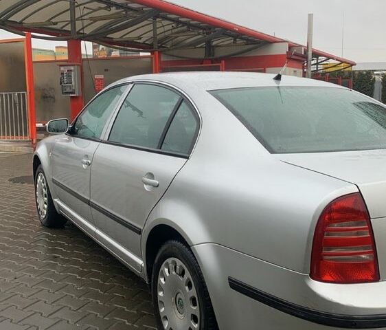 Серый Шкода Суперб, объемом двигателя 1.9 л и пробегом 330 тыс. км за 2600 $, фото 2 на Automoto.ua