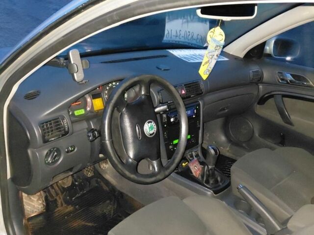 Сірий Шкода Суперб, об'ємом двигуна 0 л та пробігом 390 тис. км за 3600 $, фото 5 на Automoto.ua