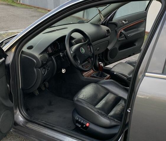 Серый Шкода Суперб, объемом двигателя 1.9 л и пробегом 390 тыс. км за 3200 $, фото 3 на Automoto.ua