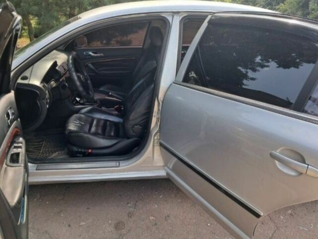 Серый Шкода Суперб, объемом двигателя 2.5 л и пробегом 200 тыс. км за 4000 $, фото 3 на Automoto.ua