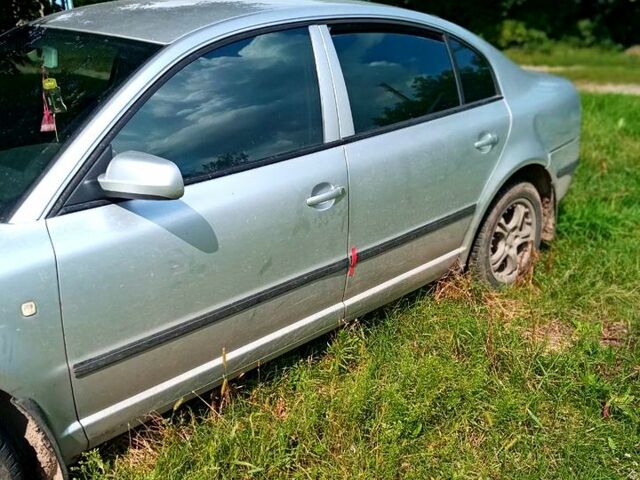 Сірий Шкода Суперб, об'ємом двигуна 1.8 л та пробігом 0 тис. км за 4000 $, фото 1 на Automoto.ua