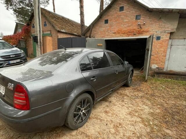 Серый Шкода Суперб, объемом двигателя 1.9 л и пробегом 400 тыс. км за 4700 $, фото 6 на Automoto.ua