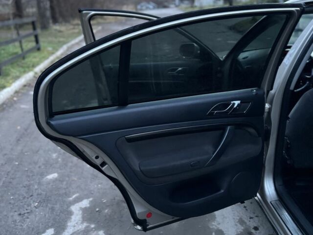 Сірий Шкода Суперб, об'ємом двигуна 1.9 л та пробігом 327 тис. км за 1950 $, фото 21 на Automoto.ua