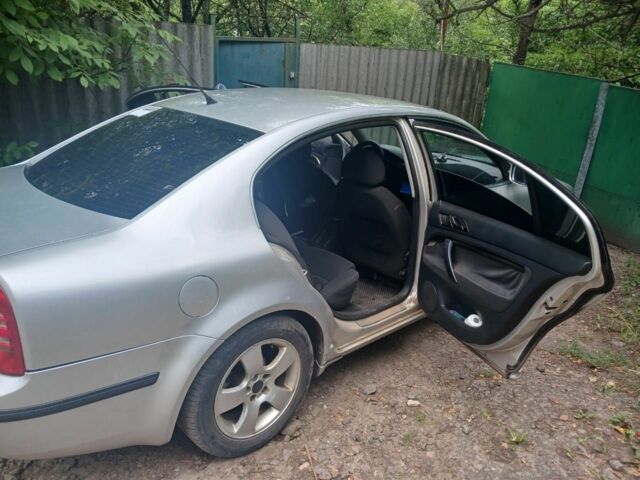 Сірий Шкода Суперб, об'ємом двигуна 0 л та пробігом 200 тис. км за 2401 $, фото 6 на Automoto.ua