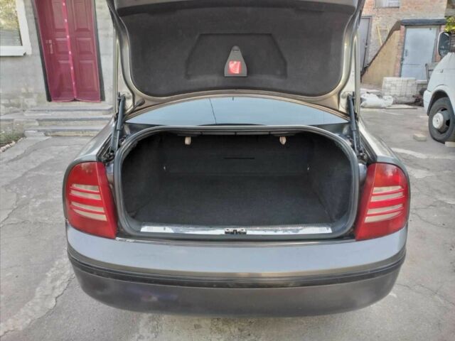 Серый Шкода Суперб, объемом двигателя 1.8 л и пробегом 253 тыс. км за 4500 $, фото 6 на Automoto.ua