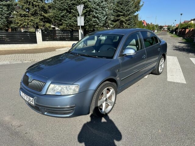 Серый Шкода Суперб, объемом двигателя 2 л и пробегом 270 тыс. км за 1950 $, фото 3 на Automoto.ua