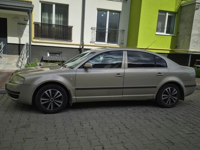 Серый Шкода Суперб, объемом двигателя 1.8 л и пробегом 351 тыс. км за 4650 $, фото 1 на Automoto.ua