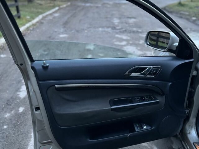 Сірий Шкода Суперб, об'ємом двигуна 1.9 л та пробігом 327 тис. км за 1950 $, фото 6 на Automoto.ua