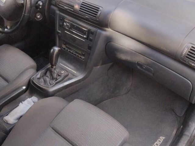 Серый Шкода Суперб, объемом двигателя 1.8 л и пробегом 223 тыс. км за 5600 $, фото 1 на Automoto.ua