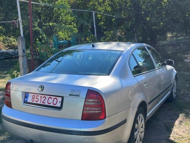 Сірий Шкода Суперб, об'ємом двигуна 2.5 л та пробігом 200 тис. км за 3000 $, фото 1 на Automoto.ua