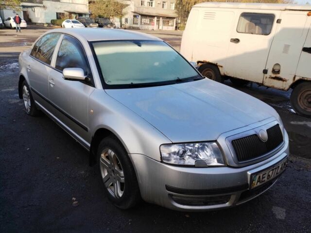 Серый Шкода Суперб, объемом двигателя 1.8 л и пробегом 892 тыс. км за 1991 $, фото 2 на Automoto.ua