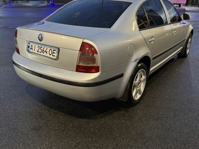 Серый Шкода Суперб, объемом двигателя 1.8 л и пробегом 270 тыс. км за 4199 $, фото 4 на Automoto.ua