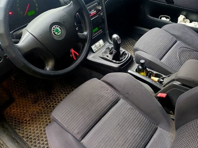 Сірий Шкода Суперб, об'ємом двигуна 1.8 л та пробігом 140 тис. км за 6200 $, фото 2 на Automoto.ua