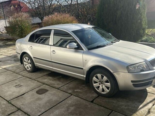 Серый Шкода Суперб, объемом двигателя 1.8 л и пробегом 150 тыс. км за 4300 $, фото 1 на Automoto.ua