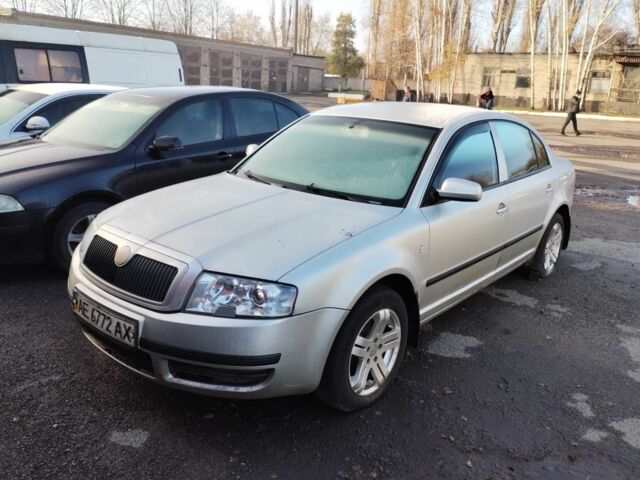 Серый Шкода Суперб, объемом двигателя 1.8 л и пробегом 892 тыс. км за 1991 $, фото 3 на Automoto.ua