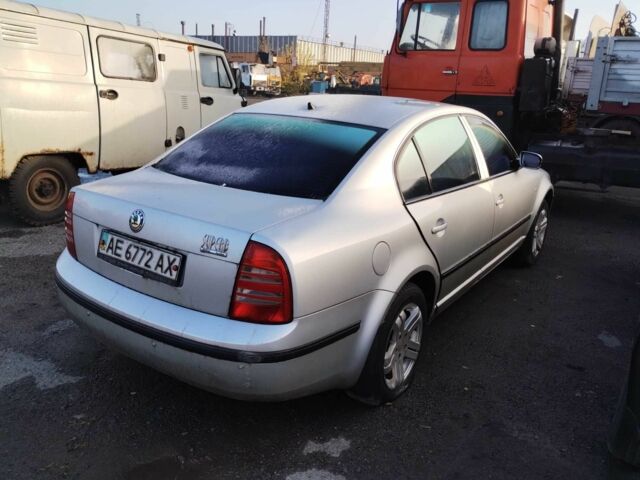 Серый Шкода Суперб, объемом двигателя 1.8 л и пробегом 892 тыс. км за 1991 $, фото 1 на Automoto.ua