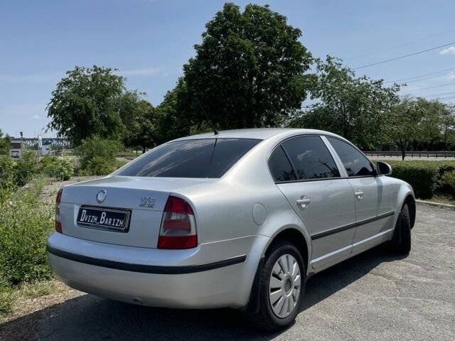 Серый Шкода Суперб, объемом двигателя 1.8 л и пробегом 182 тыс. км за 4499 $, фото 2 на Automoto.ua