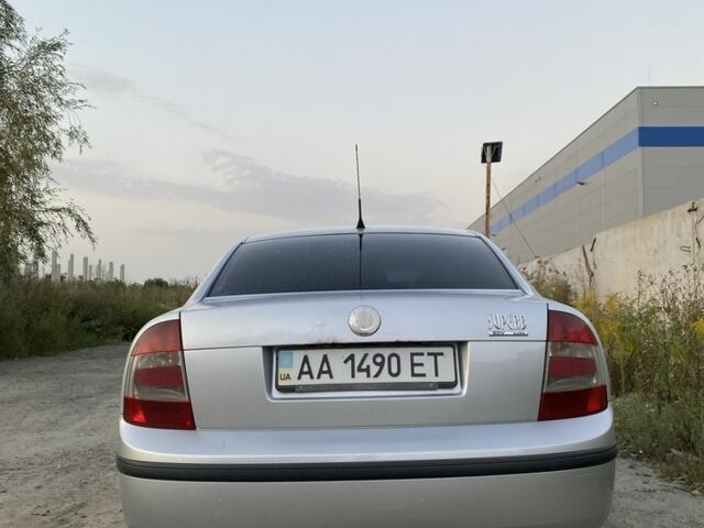 Серый Шкода Суперб, объемом двигателя 1.8 л и пробегом 392 тыс. км за 4600 $, фото 4 на Automoto.ua