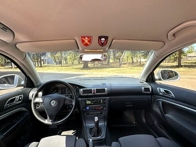 Сірий Шкода Суперб, об'ємом двигуна 2 л та пробігом 217 тис. км за 6200 $, фото 6 на Automoto.ua