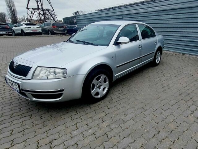 Серый Шкода Суперб, объемом двигателя 1.8 л и пробегом 241 тыс. км за 4600 $, фото 5 на Automoto.ua